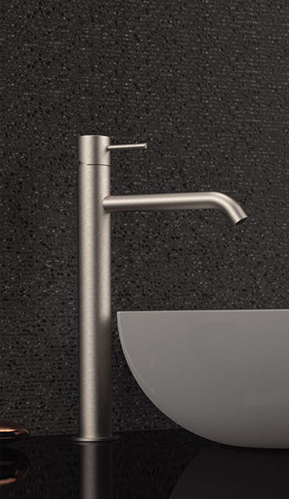 HOCHWERTIGE BADARMATUR aus edelstahl